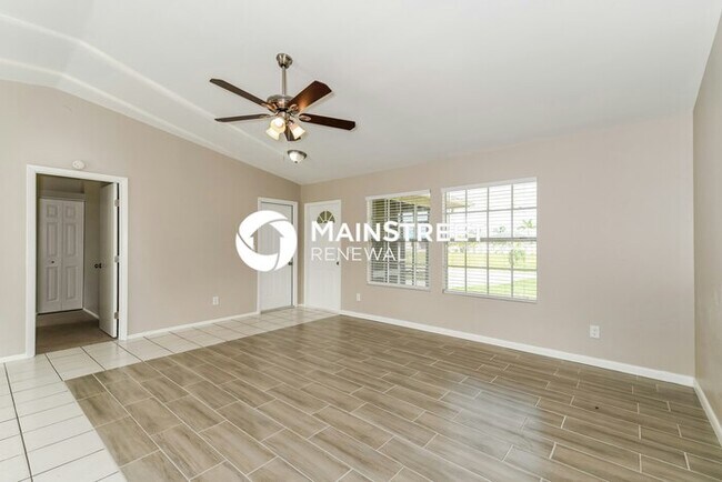 Foto del edificio - 3 Bedroom Pet-Friendly Home in CAPE CORAL, FL with Main Street Renewal