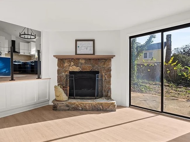 Building Photo - 4933 Parkwest Dr