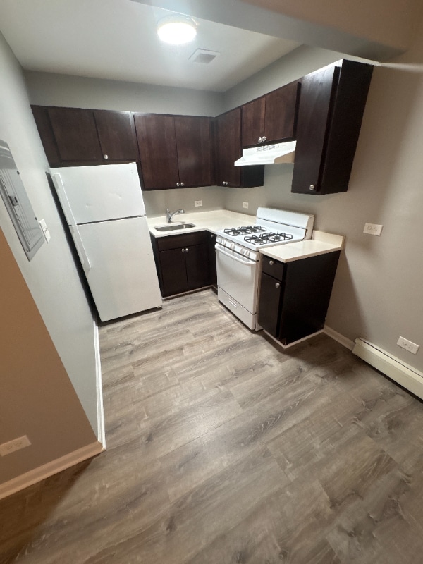 Foto principal - 3343 Commercial