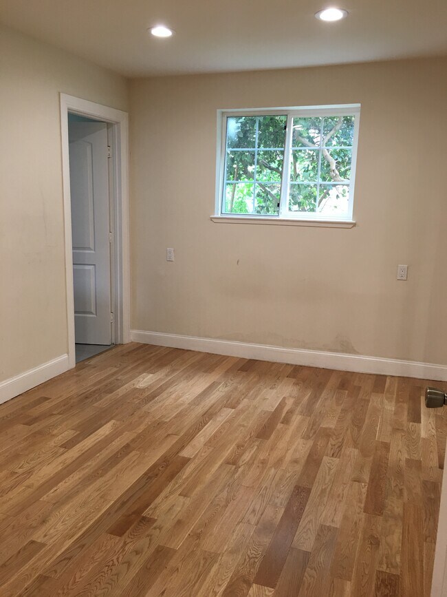 bedroom on lower floor facing yard - 1312 York St