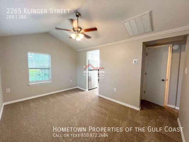 Foto del edificio - 2265 Klinger St