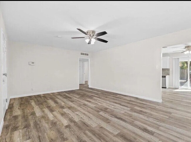 Building Photo - 3013 Alma Way
