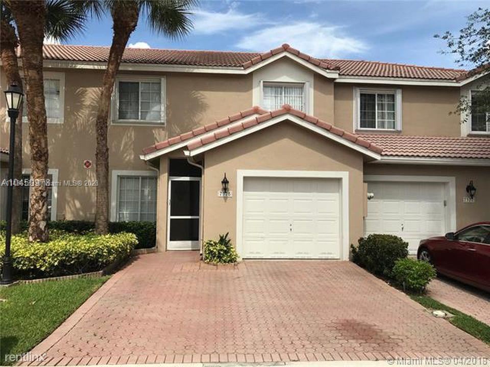 Primary Photo - 3 br, 2.5 bath Townhome - 7375 NW 61st Ter...