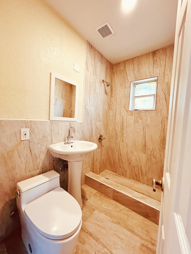 Foto del edificio - 7530 NE 3rd Ave