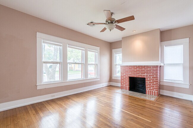Building Photo - 638 Cedar St