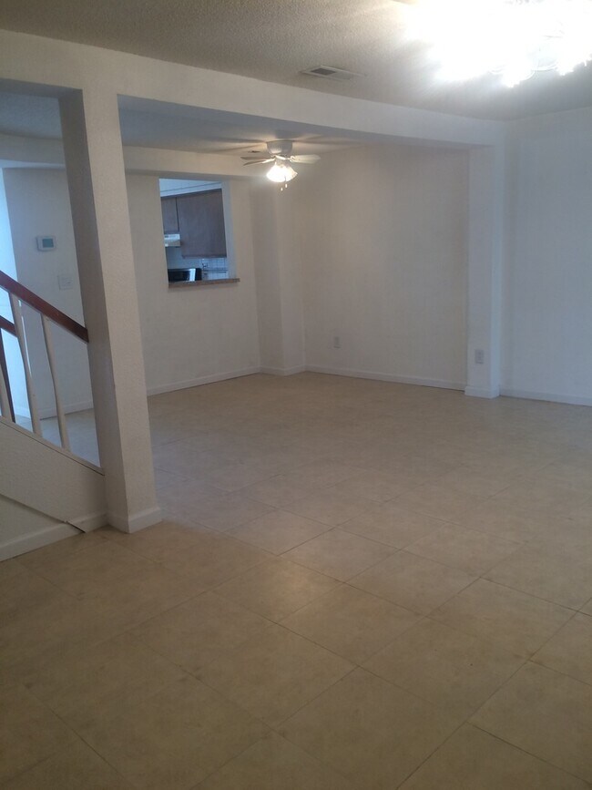 Foto del edificio - 9620 Vinca Cir