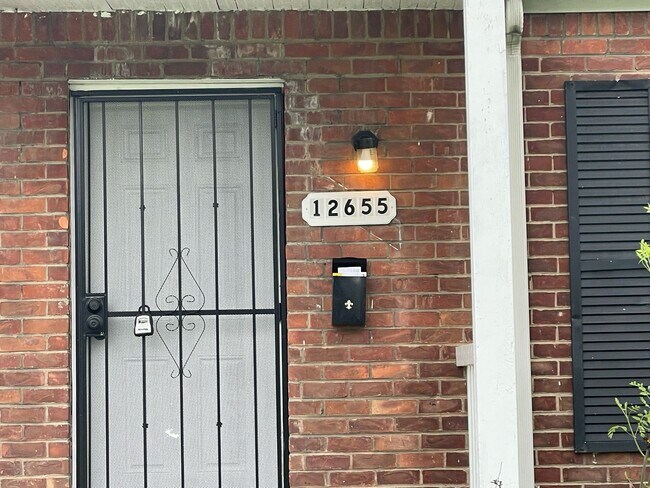 Foto del edificio - 12655 Kelly Rd