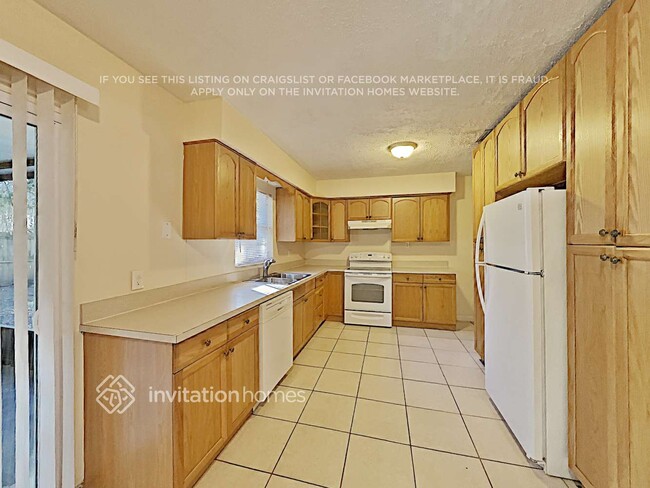 Building Photo - 7601 Sharon Dr