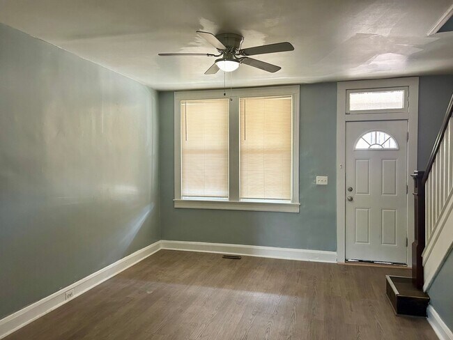 Building Photo - 2841 Pelham Ave
