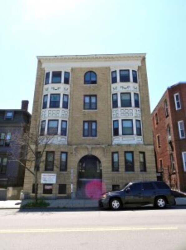 Primary Photo - 1458 Tremont St