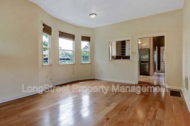 Foto del edificio - 2624 NE Sumner St