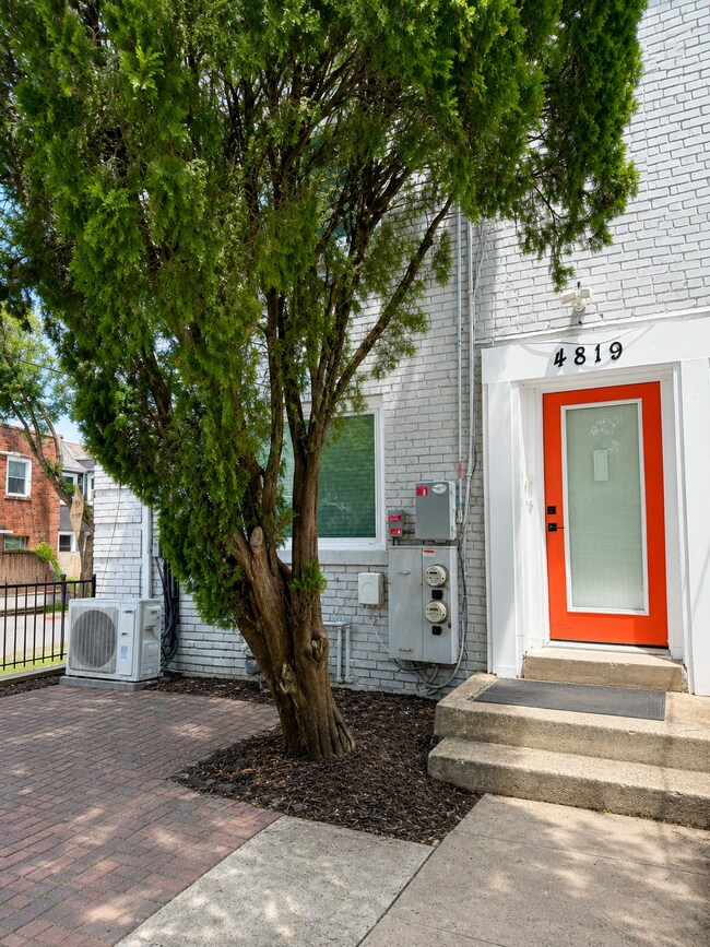 Building Photo - 4819 4th St NW