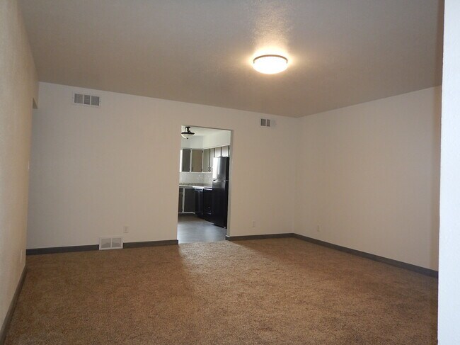 Building Photo - 607 Spruce St