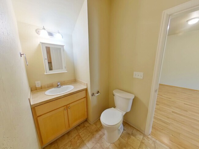 Foto del edificio - 3462-3464-3466 Alder Alley