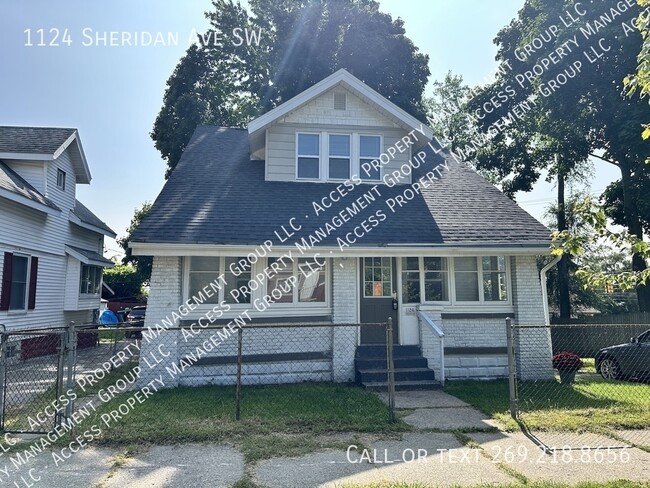 Building Photo - SW Side 3 Bedroom Home close to Schools