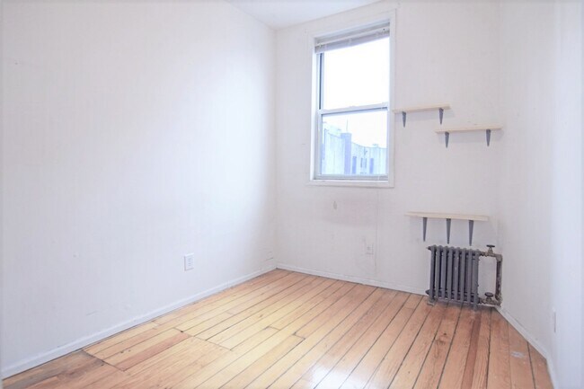Building Photo - 394 Manhattan Ave