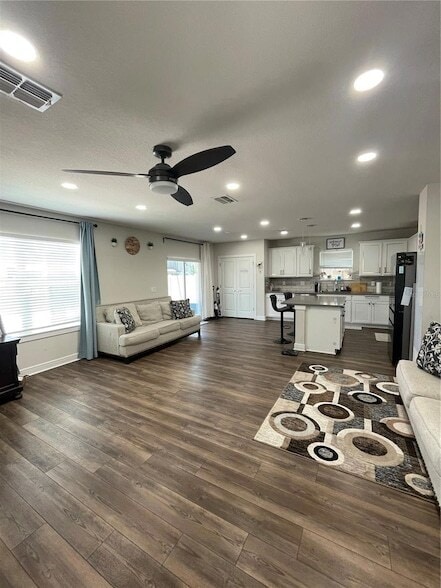 Building Photo - 30543 Thunderbird Dr