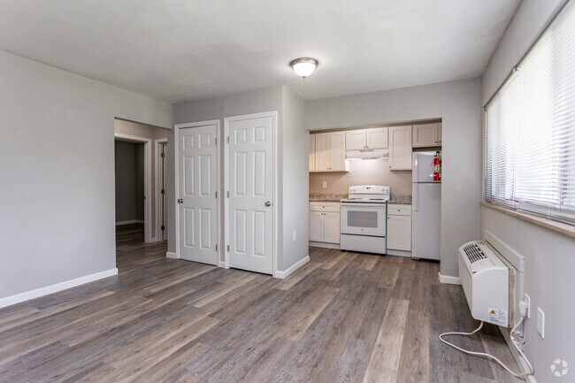 2 habitaciones, 1 baño - 600 pies cuadrados - Sala de estar - Southmont Apartments