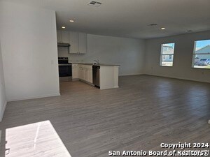 Foto del edificio - 13327 Laffoon Wy