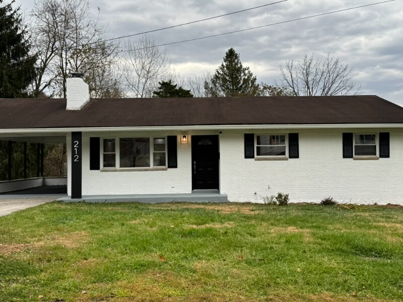 Foto principal - 212 Simmons Dr