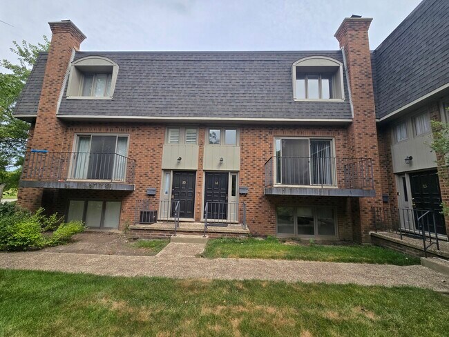 Foto del edificio - 1111 S Waukegan Rd