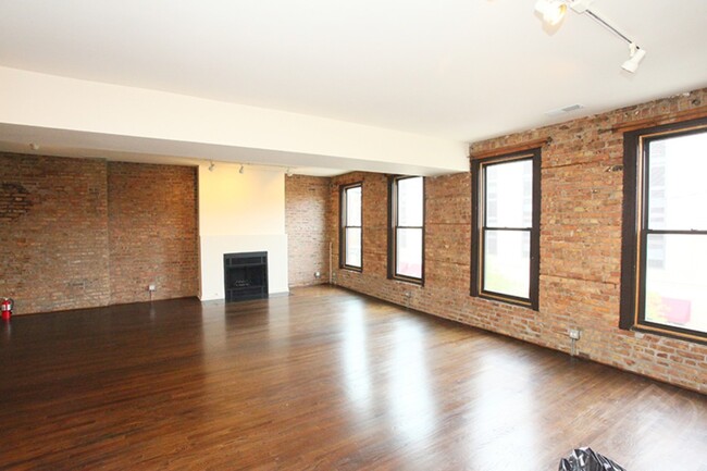 Building Photo - 1330 W Madison St
