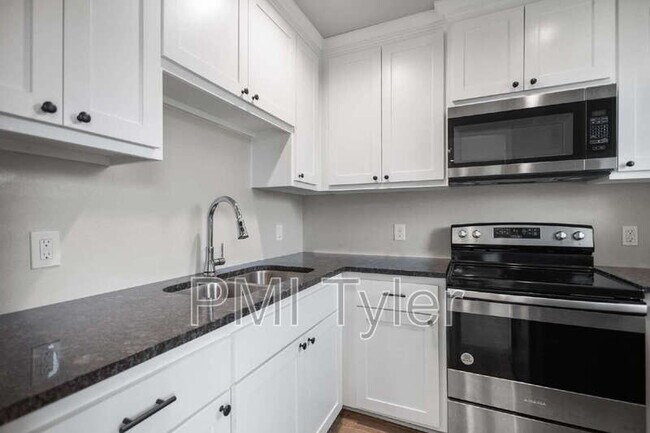Foto del edificio - 1800 W Oakwood St