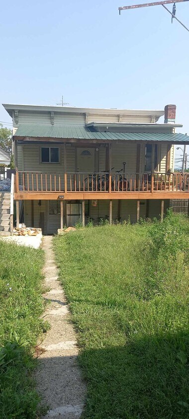 Primary Photo - 931 Columbia St