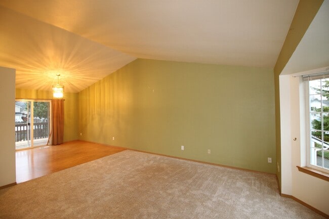 Building Photo - 3 Bed 2.5 Bath - Shannon Forest - Hillcrest - Pet Friendly - NAS Whidbey