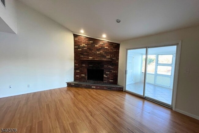 Foto del edificio - 306 Lake Shore S