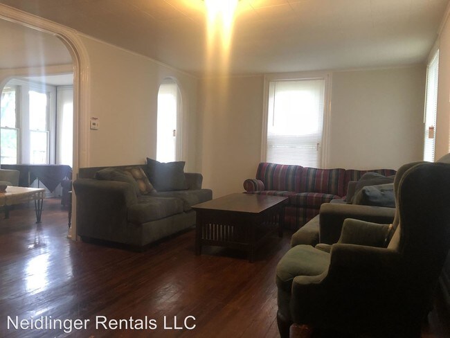 Building Photo - 4 br, 2 bath House - 40 E Pomfret St
