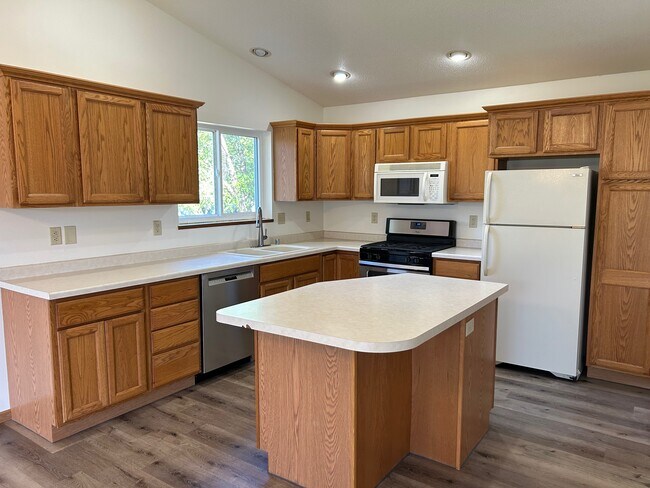 Foto del edificio - 636 Rolling Oaks Dr