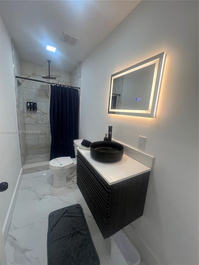 Foto del edificio - 2723 SW 13th St