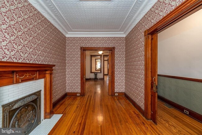 Building Photo - 736 S Conkling St