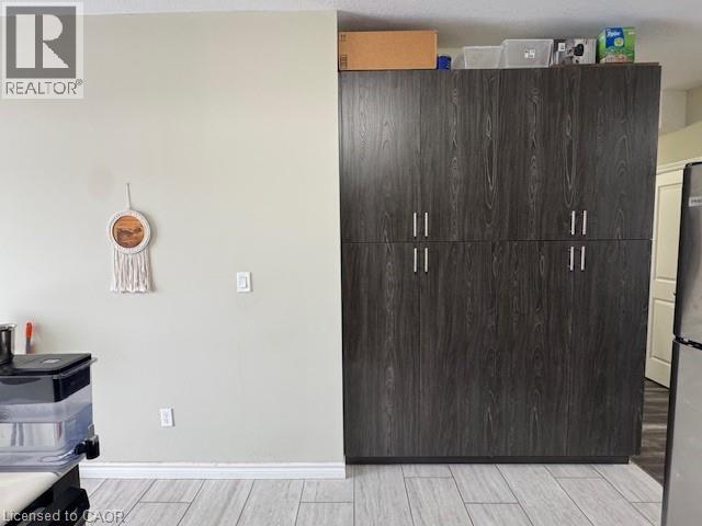 Photo du bâtiment - 534 Fairway Rd