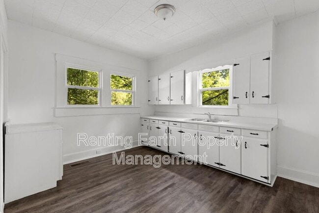 Foto del edificio - 405 Swann Dr
