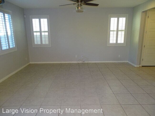 Foto del edificio - 3 br, 2.5 bath House - 833 N Water Street ,