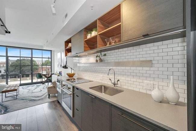 Foto del edificio - 2030 8th St NW