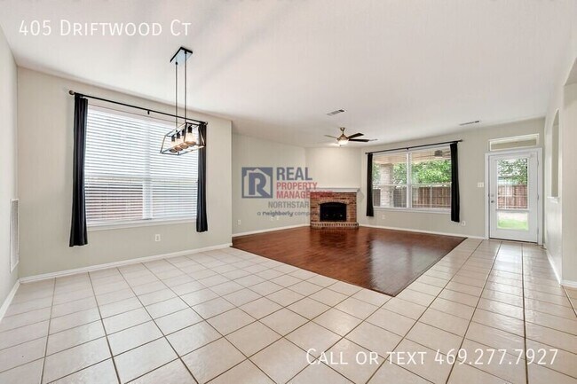 Foto del edificio - 405 Driftwood Ct