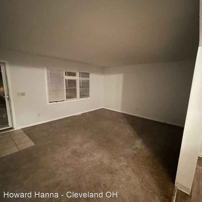 Building Photo - 2 br, 1 bath House - 346 E. 250th Street