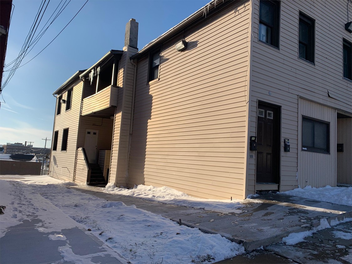 Primary Photo - 409 N Mcbride St