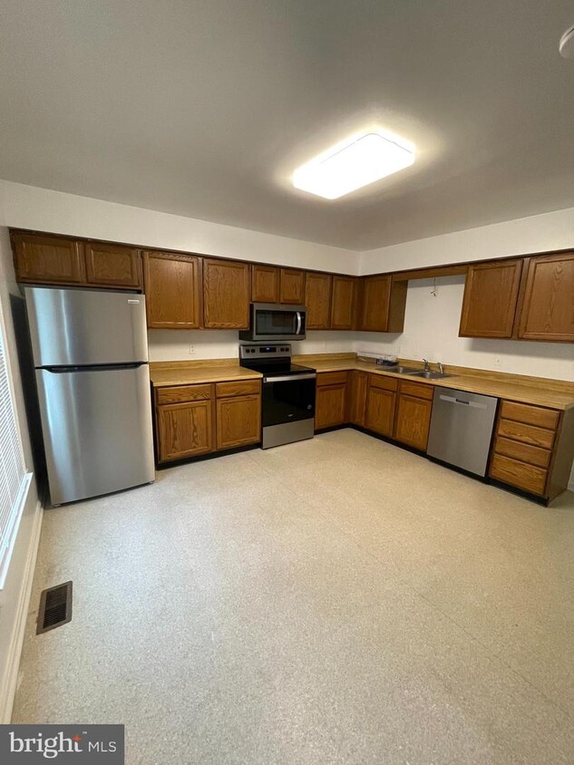 Primary Photo - 206 N Rappahannock St