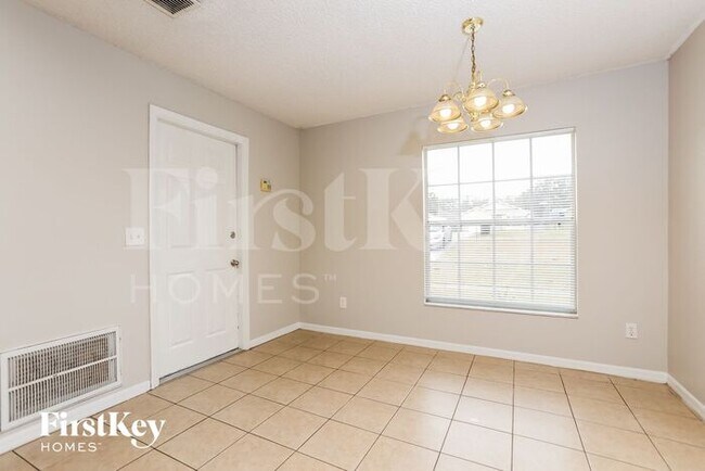 Building Photo - 6509 Viewpoint Ct
