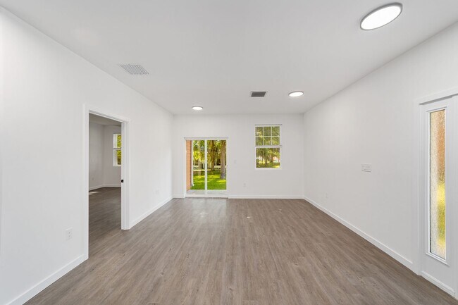 Foto del edificio - 1591 NW 29 Rd