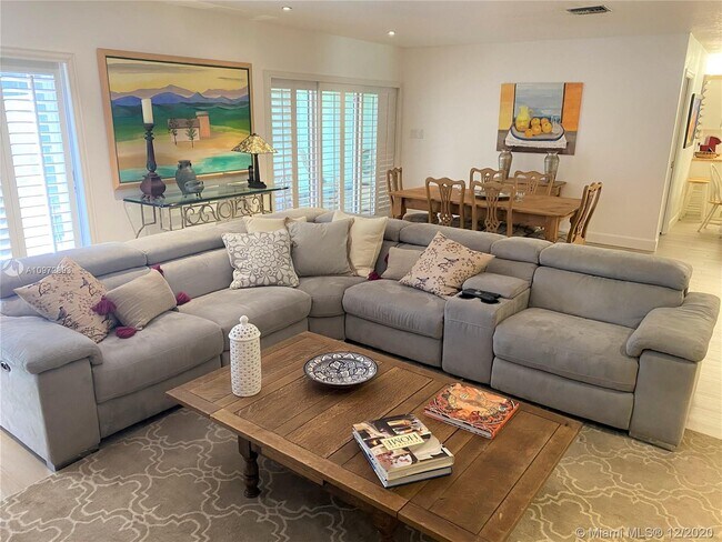 Building Photo - 811 Cypress Grove Ln