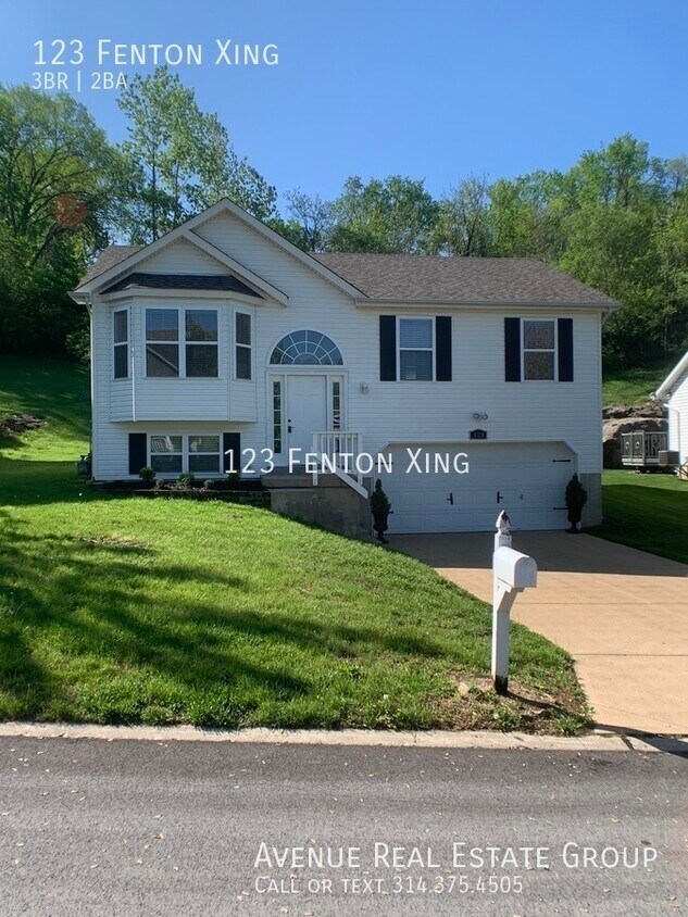 Primary Photo - Just Listed! - 123 Fenton Crossing Fenton ...