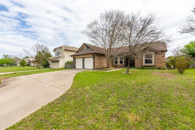 Building Photo - 1703 Hunters Trail