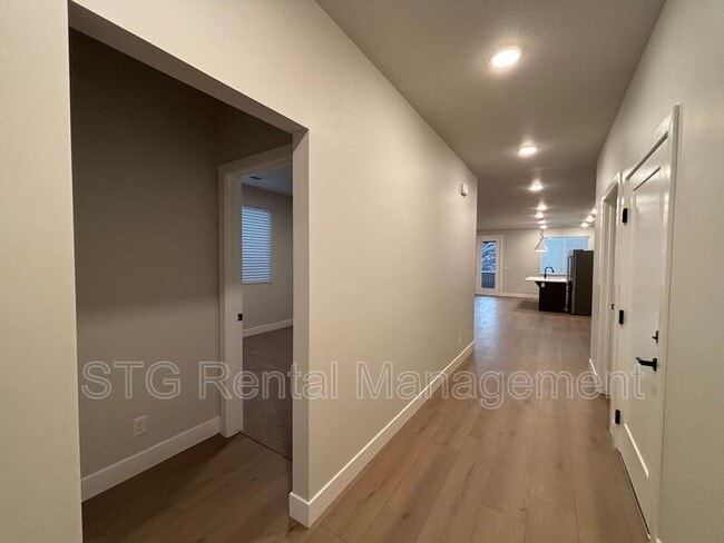 Building Photo - 3968 Fossil Way