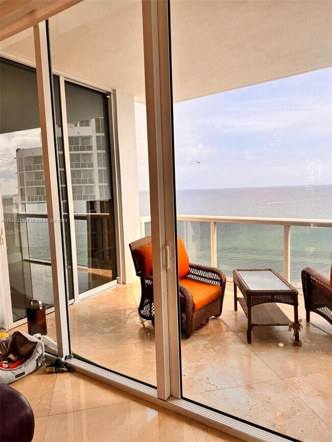 Building Photo - 18101 Collins Ave