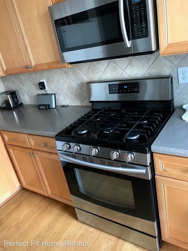Foto del edificio - 205 Macleans Cross Ln SE